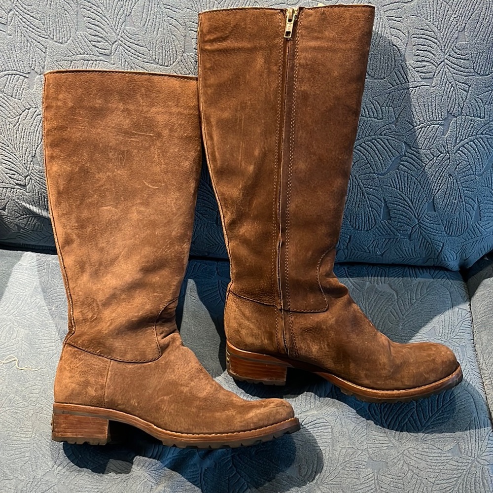 Ugg woman’s winter boots